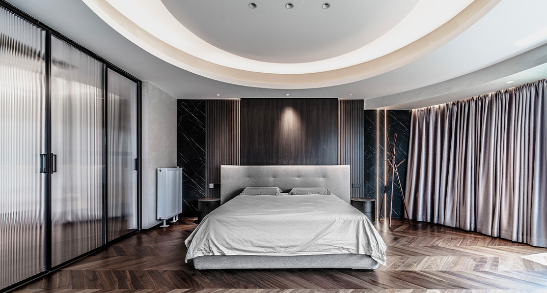 恒细腻苑330㎡平层主卧现代台式气概月博案例效果图.jpg